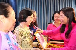 Tuyên dương 16 nữ chủ nhà trọ chăm lo tốt người lao động