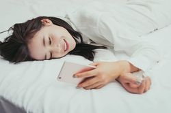 Thường xuyên làm điều này để tình cảm luôn nồng cháy dù yêu xa