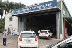 Tăng giá dịch vụ đăng kiểm để 'chống' ùn tắc