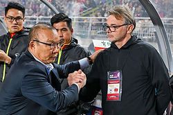 Tuyển Việt Nam: HLV Troussier hóa 'phù thủy' nhờ… Park Hang Seo