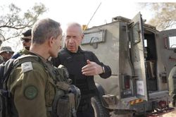 Bộ trưởng Quốc phòng Israel nói đạt thành tựu lớn ở Gaza; Iran cảnh báo về 'hành động bất ngờ'