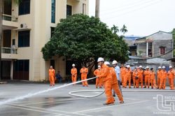 Trang bị kỹ năng phòng cháy, chữa cháy cho cán bộ, công nhân ngành Điện