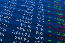 Cổ phiếu chứng khoán bùng nổ, VN-Index có phiên hồi phục đầu tiên