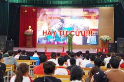 Tuyên truyền kỹ năng phòng cháy, chữa cháy cho trên 700 sinh viên