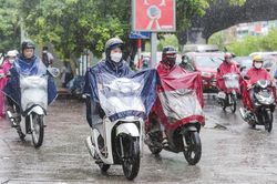 Miền Trung mưa không ngớt, miền Bắc sắp có mưa dông
