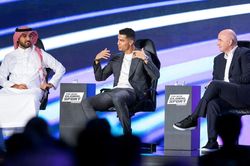 Ronaldo thay đổi bóng đá Saudi Arabia, góp công mang World Cup 2034 tới đây