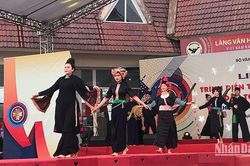 Tháng 11 'Đại đoàn kết - Cội nguồn dân tộc' tại Làng Văn hóa-Du lịch các dân tộc Việt Nam