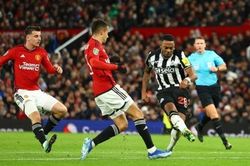 Hình ảnh trận đấu Newcastle thắng đậm, MU sớm trở thành cựu vương Cúp Liên đoàn Anh