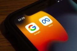 Vương quốc Anh: 9/10 tổng biên tập tin rằng Google và Meta đang đe dọa báo chí
