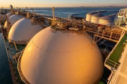 Eni: Ai Cập có thể xuất khẩu LNG mà không cần khí đốt của Israel