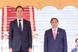 Lễ đón trọng thể Thủ tướng Hà Lan Mark Rutte tại Phủ Chủ tịch