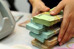 Tăng trưởng tín dụng mới đạt 50% mục tiêu cả năm