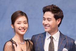 Phản ứng đầy bất ngờ của Thanh Sơn và Khả Ngân khi được công khai 'đẩy thuyền'