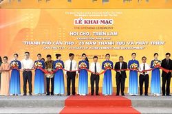 Khai mạc Hội chợ, triển lãm 'Thành phố Cần Thơ - 20 năm thành tựu và phát triển'
