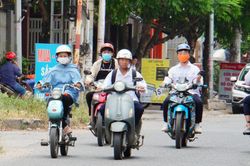 TP Nam Định nghiêm cấm học sinh đi xe máy điện đến trường từ 1/11