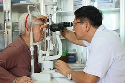Mang 'đôi mắt sáng' đến cho đồng bào dân tộc thiểu số