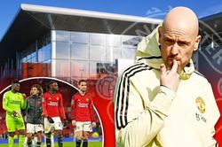 HLV Ten Hag có 'hành động lạ' với cầu thủ Man United