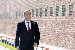 Ông Medvedev gọi Ba Lan là 'kẻ thù nguy hiểm'