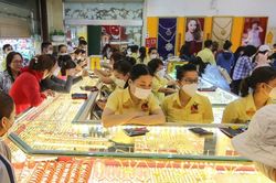 Giá vàng còn tăng nữa không?