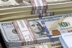 Bản tin tài chính sáng 3/11/2023: Giá vàng và dầu tăng, USD giảm mạnh
