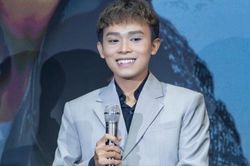 Hồ Văn Cường lại được tặng quà khủng, giá trị lên đến vài trăm triệu đồng