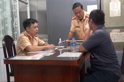 TPHCM: Thông tin về clip 'tài xế xe ba gác nhảy xuống kênh khi bị CSGT xử lý'
