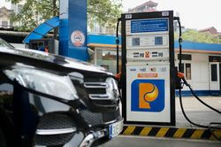 Giá xăng dầu hôm nay 3/11: Đột ngột quay đầu tăng