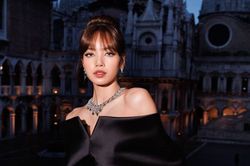 Vì sao Lisa (BlackPink) có thể bị cấm hoạt động tại thị trường Trung Quốc?