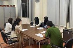 Bắt quả tang ca sĩ, người mẫu, hoa khôi và 'hot' Tiktoker bán dâm