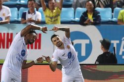 Nam Định bay cao tại V-League trên đôi chân cựu sao Barcelona