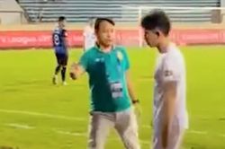 Hồng Duy phản ứng khó hiểu khi bị HLV Nam Định rút ra khỏi sân