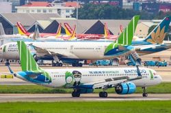 Vé máy bay Tết 2024 khá dồi dào, vì sao người lao động đắn đo?