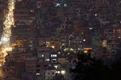 Ít nhất 69 người chết vì động đất mạnh ở Nepal, thủ đô Ấn Độ cũng rung lắc