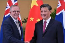 Thủ tướng Australia thăm Trung Quốc cải thiện quan hệ song phương