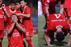 Ghi bàn giúp Viettel giành chiến thắng, Bùi Tiến Dũng quỳ sụp xuống và chắp tay, lý do khiến tất cả xúc động