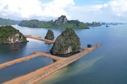 Dự án khu đô thị quây núi đá vịnh Hạ Long làm 'hòn non bộ'