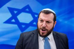 Israel phạt bộ trưởng muốn tấn công hạt nhân Gaza, ngoại trưởng Mỹ gặp ông Abbas
