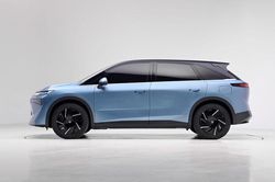 SUV lớn hơn Mazda CX-5, công suất 218 mã lực, giá 'hạt dẻ'