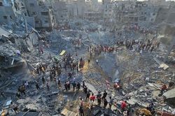 Thêm trại tị nạn ở Gaza bị không kích, hơn 50 người thiệt mạng