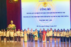 Hà Nội: Ra mắt 12 đội tuyển học sinh giỏi thành phố đi thi quốc gia