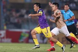 V-League 2023-2024: 'Đường dài mới biết ngựa hay'