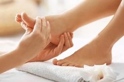 Đi massage, cô gái trẻ bị quấy rối công khai gây phẫn nộ