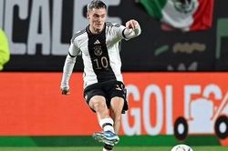 Liverpool theo đuổi thần đồng bóng đá Đức, Florian Wirtz