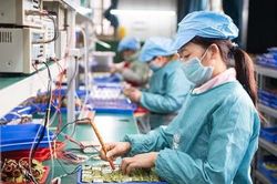 Chính phủ đề xuất tiếp tục giảm 2% thuế VAT trong nửa đầu năm 2024