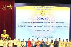 Chính thức ra mắt 12 đội tuyển học sinh giỏi thành phố cấp THPT