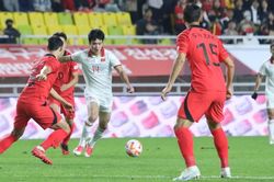 Hoàng Đức 'gánh' nhiều kỳ vọng của HLV Troussier