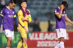 Trong cơn khủng hoảng, Hà Nội FC phải đối diện với lịch thi đấu cực nặng