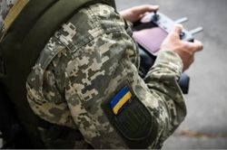 Hai quan chức cấp cao Bộ quốc phòng Ukraine dính líu gian lận quy mô lớn
