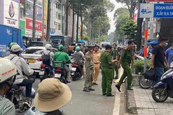 TPHCM: Người phụ nữ tử vong sau khi tông vào xích lô chở thanh sắt dài