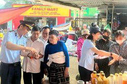 Thanh Hóa: Quản lý thị trường giúp người dân vùng miền núi, biên giới phân biệt hàng thật - hàng giả